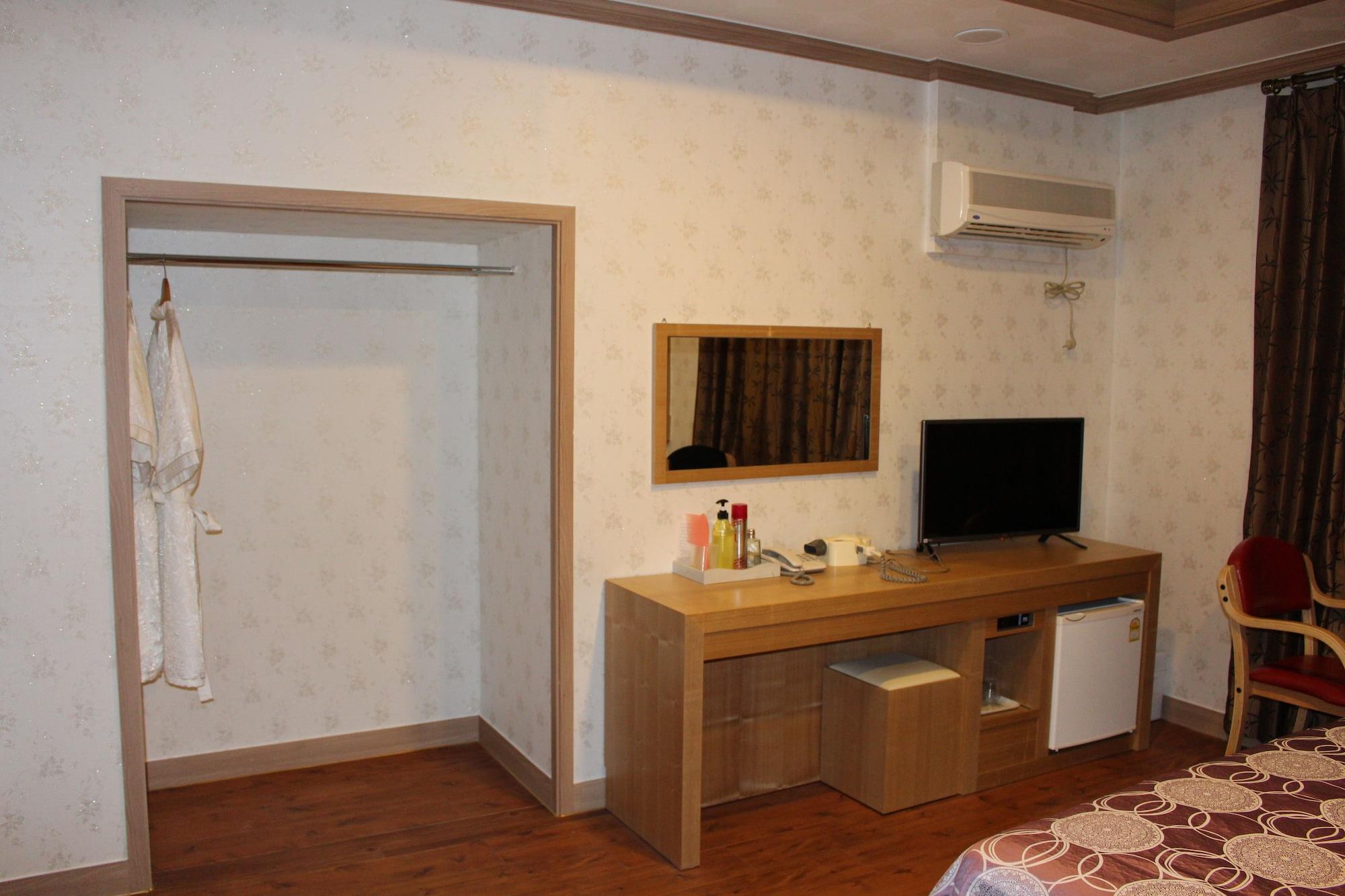 Hotel Parkwood Incheon Airport Exterior photo