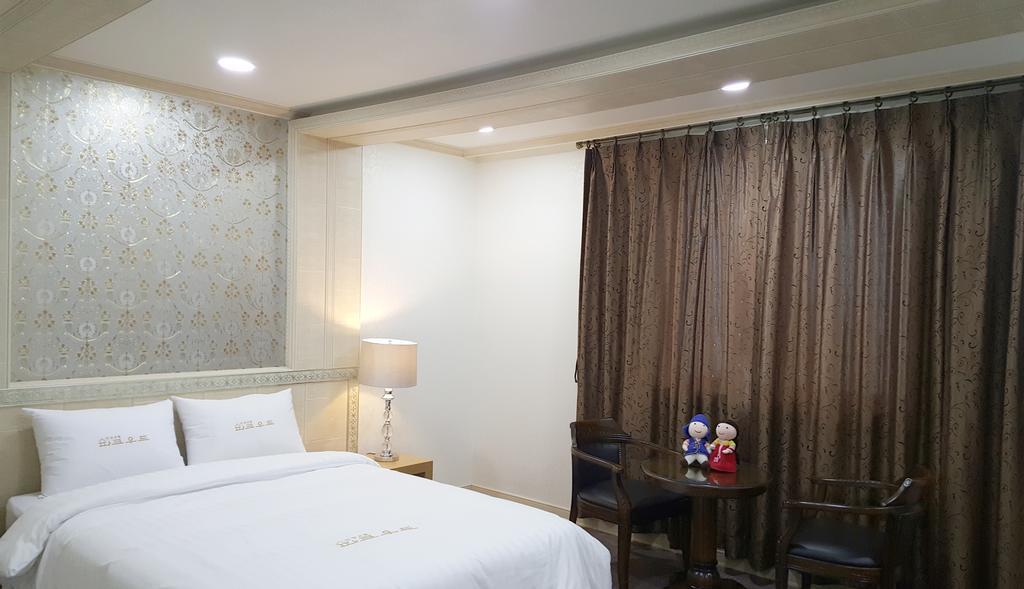 Hotel Parkwood Incheon Airport Room photo